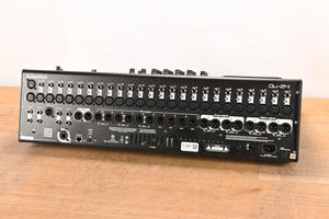 Consola de Mezclas Digital Allen & Heath Qu-24 de 24 Canales, Nueva y Auténtica, con 3 Años de Garantía - Product Image 4