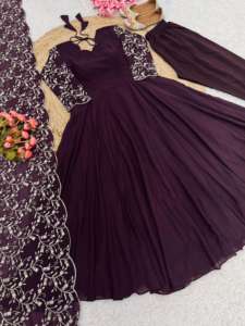 Haute Sur Demande Femmes Survêtement Robe pour Longue Fête Robe de Mariée avec Bas et Dupatta Disponible au Prix de Gros - Product Image 6