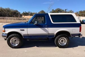 FORD BRONCO XLT USADO DE 1996 CON VOLANTE A LA IZQUIERDA/DERECHA - Product Image 4