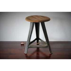 Tabouret en métal industriel avec design élégant et cadre robuste parfait pour les sièges de café ou de restaurant - Product Image 3