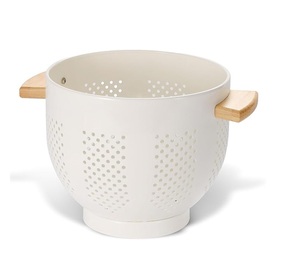 Best Selling Classic Round Iron <b>Colander</b> With Evenly Spaced Holes Allowing Fast Water Flow During Food Washing Tasks - Product Image 5