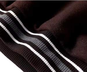 Chaqueta Varsity auténtica con bordado de chenilla suave Construcción de material premium y chaqueta con acabado elegante para hombre - Product Image 5