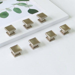 Bouton d'armoire contemporain encastré carré en alliage de zinc pour chambre à coucher salon salle de bain tiroir armoire commode placard utilisation - Product Image 1