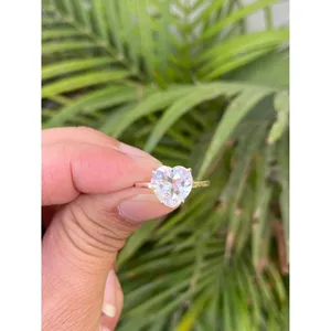 Bague en argent 925 avec cristal de quartz en forme de cœur, bijoux élégants et féminins - Product Image 1