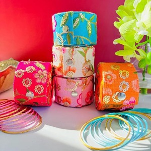 Caja de brazalete bordado a granel boda Haldi Mehndi favores elegante estampado Floral accesorio de mano nupcial brazaletes organizador caja de regalo - Product Image 5