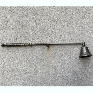 Éteignoir fait à la main de luxe en métal plaqué argent pour l'entretien des bougies Logo personnalisé Options OEM pour la fabrication de bougies - Product Image 1