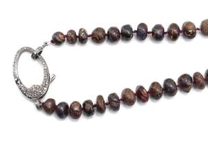 Collar de Piedras Naturales de Ópalo Boulder de Alta Calidad AAA+ TOP 7X12MM, Cuentas Redondas con Cierre de Diamantes Pavé - Product Image 4