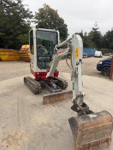 Excelente Miniexcavadora Takeuchi TB2150R con Bomba Hidráulica KYB, Motor y Bomba de Alto Momento de Carga, Cabina Silenciosa, 4 Palancas de Control Piloto - Product Image 4
