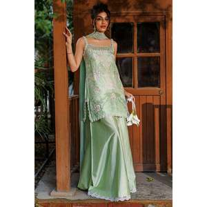 Ensemble chemise et dupatta en satin sans bretelles, élégant et éco-responsable, pour le printemps/été - Product Image 4