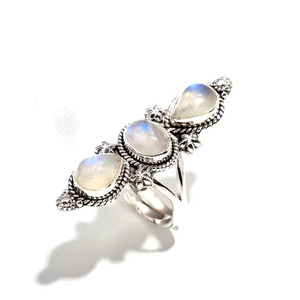 แหวนพลอยมูนสโตนสีสะดอย925เงินสเตอลิงดีไซน์โดดเด่นขายส่งจำนวนมาก - Product Image 1