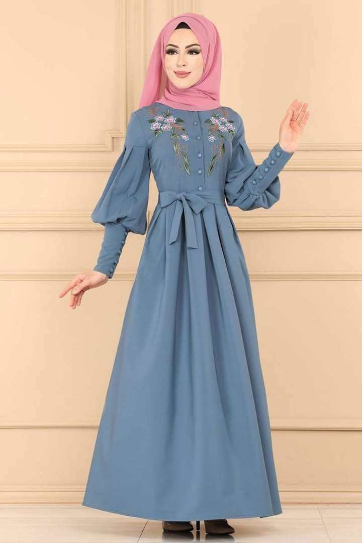 สีเทาเข้ม