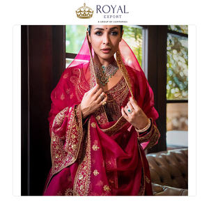 Magnifique tenue de soirée indienne de créateur en soie chinon avec dupatta en georgette et broderies, costume Anarkali à vendre - Product Image 5