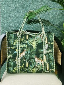 Bolso grande de algodón acolchado con rayas florales bohemias hecho a mano para mujer, respetuoso con el medio ambiente, Reversible, elegante, diseño abierto, dos modas - Product Image 5