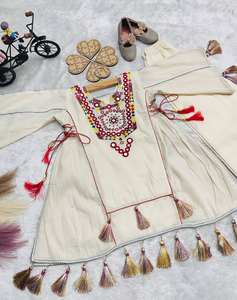 Conjunto de Ropa Étnica para Bebés Niñas, Nueva Colección 2026, Kurta de Algodón con Bordado Tradicional de Espejos y Flecos, Pantalones Palazzo de Pierna Ancha para Fiesta - Product Image 6