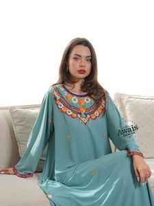 Ensemble de luxe 2 pièces pour femmes musulmanes, kaftan simple et élégant en mousseline unie perlée, longueur ras du sol, coupe trapèze, avec soutien-gorge intégré - Product Image 4