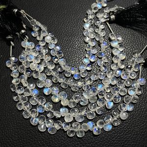 Rainbow Moonstone Smooth Heart Shape Briolette Natural White Plain Beads para la fabricación de joyas - Product Image 1