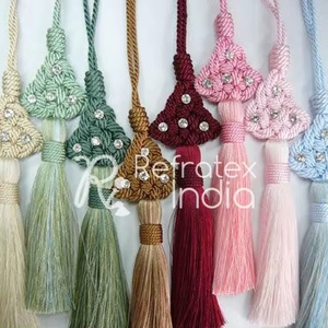 Borla de Algodón y Poliéster Multicolor Hecha a Mano con Diseño Moderno - Proveedor al por Mayor de Refratex India, Hecho en India - Product Image 1