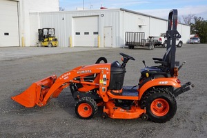 Tractor Kubota BX2380 de 2018 con plataforma de corte de montaje medio - Product Image 6