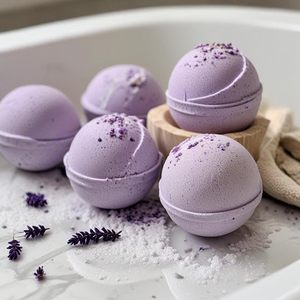 Bombes de bain bio, diffuseurs de vapeur pour douche aromathérapeutique - Collection de bains spa faits à la main, personnalisation de la marque, forme, taille, ingrédients naturels, en vrac - Product Image 1