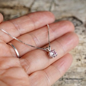 Moissanite rose certifiée GRA 6mm pierre précieuse ronde en argent 925 faite à la main Collier de créateur de bijoux fins pour femmes personnalisé - Product Image 5