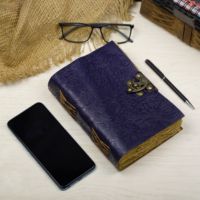 Journal relié en cuir vintage A4, fleur bleue, rétro, journal de voyage et carnet de croquis, reliure à points, cadeau avec clé