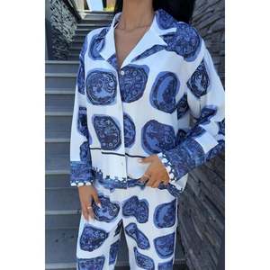 ชุดลำลองผ้าซาตินลายสีฟ้า รุ่น 10069 เนื้อผ้าเรียบลื่น - Product Image 1