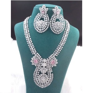 Conjunto de joyería AD elegante de la mejor calidad para ropa de noche de lujo y eventos de Gala disponibles a granel desde la India - Product Image 2