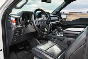 F-150 Rapt0r 2021, moteur V6 turbo de 450 ch, packs Power Tech et carbone, blanc Oxford - Product Image 5