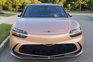 SUV Eléctrico G V 60 PERFORMANCE 2024 USADO, con Volante a la Izquierda/Derecha, Cámara Trasera de 360°, Neumáticos R18, 7 Asientos - Product Image 2