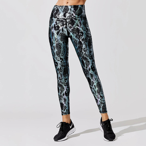 Leggings de yoga metálicos personalizados para mujer, de cintura alta, con efecto fruncido, tallas grandes, color liso, para fitness - Product Image 6