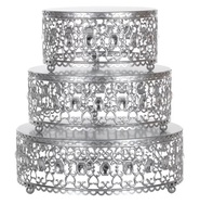 Ce magnifique ensemble de 3 pièces de gâteau le design élégant du cadre en métal est décoré d'accents de strass en cristal