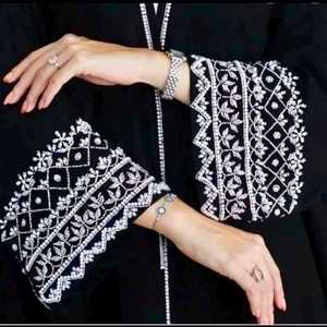 อาบายะห์ปักมือที่สง่างามและเรียบร้อยสำหรับผู้หญิง - Product Image 1