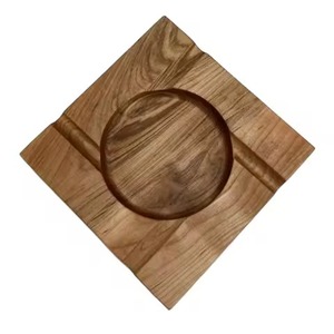 Cenicero de Madera Hecho a Mano, Elegante Forma Cuadrada con Acabado Pulido para Cigarros y Cigarrillos - Product Image 1