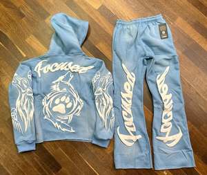 OEM Ensembles empilés de logo imprimé bouffant personnalisé Costumes de survêtement Ensembles pour hommes Pantalons évasés deux pièces Ensembles Sweats à capuche Survêtements pour hommes - Product Image 4