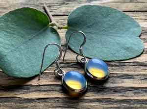 Boucles d'oreilles pendantes en argent sterling 925 léger et ovale avec quartz d'opalite de feu taillé à carreaux pour les fêtes de mariage - Product Image 2