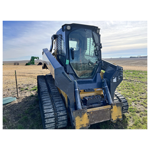 Deere CTL duradero con paquete de clima frío, motor diésel de 92 HP y compatibilidad de control de grado - Product Image 1