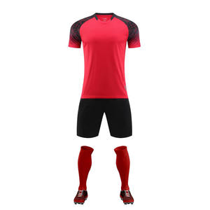 2025 personnalisé 100% Polyester vêtements de football séchage rapide respirant en gros maillot de football ensembles de vêtements de football - Product Image 1