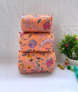Bolsa de Viaje Floral Acolchada Vintage de Algodón Orgánico de Gran Capacidad, Neceser Cosmético Resistente al Agua con Cremallera Ecológica - Product Image 1