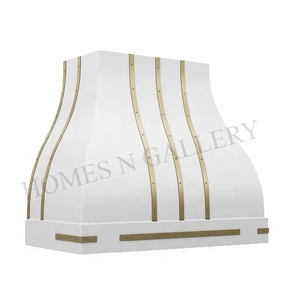 Hotte murale sur mesure en acier inoxydable, design moderne, faite à la main, avec bandes et rivets en laiton, pour îlot de cuisine style farmhouse - Product Image 2
