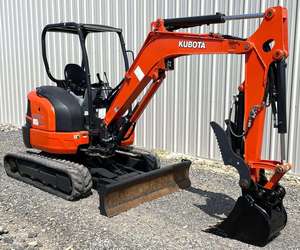 Mini-excavatrice Kubota U35-4, 28 CV, diesel, sur chenilles, avec système ROPS ouvert, moteur hydraulique auxiliaire, pompe, boîte de vitesses - Product Image 1