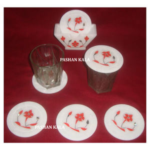 Ensemble de sous-verres en marbre blanc pur, design unique, fabriqué à la main par des meilleurs designers indiens, avec une finition fine, pour la décoration de la maison - Product Image 1