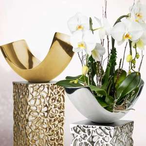 Vase en métal fabriqué à la main avec des détails uniques pour des intérieurs modernes vase en métal de forme et de taille personnalisées poli doré - Product Image 5