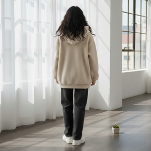 Nueva Sudadera de Moda Urbana de Invierno, Holgada, de Felpa Teddy, con Parches de Mezclilla, Bolsillo Frontal y Bordado 3D - Product Image 4