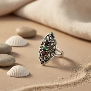 Bague de cocktail vintage en argent 925 avec pierres en zircon, motif floral, bijoux statement pour femmes, à porter au quotidien, provenant du Rajasthan - Product Image 1