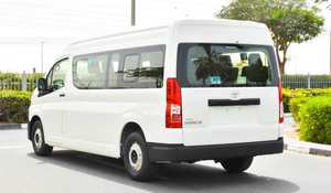 Hiace Van 2023 Usada, Tracción en las Cuatro Ruedas, Asientos de Cuero, 4 Plazas, Automática, Neumáticos R18, Interior Oscuro, Control de Crucero Adaptativo, Techo Panorámico, 4.5L - Product Image 4