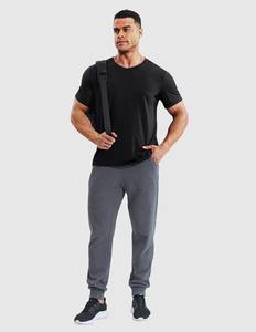 เสื้อยืดคอวีถักสำหรับผู้ชายผ้าคอตตอน100% 200gsm โลโก้ที่กำหนดเองขายส่ง - Product Image 4