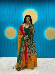 Choli exclusif fantaisie lourd imprimé en georgette avec un style complet Sarara et un volant Dupatta de qualité supérieure au prix de gros - Product Image 2