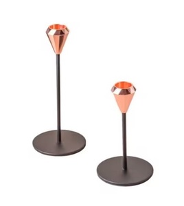 Vente en gros bougeoirs personnalisés bougeoirs modernes faits à la main en métal doré pour la décoration d'éclairage intérieur - Product Image 2