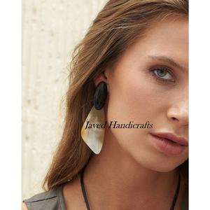Fabricantes de joyería de moda Pendientes de cuerno Pendiente de cuerno de diseño único Pendiente de cuerno de búfalo de nueva forma Por Javed Handicrafts - Product Image 2
