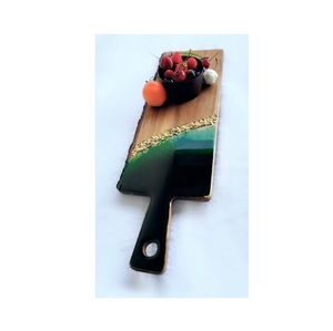 Planche à découper en résine et en bois avec travail en résine époxy idéale pour table à manger de luxe comptoir de cuisine et présentation de cuisine - Product Image 5